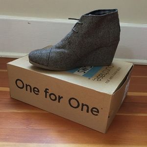 Toms Brown Herringbone Desert Wedge Size 9